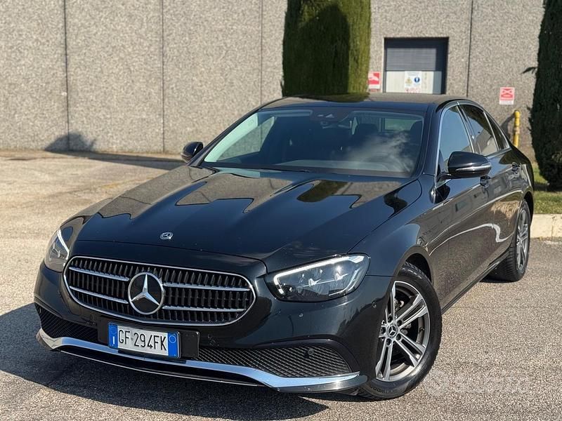 Usata Mercedes E200 160 CV (117 kW) 2021 Nero Berlina