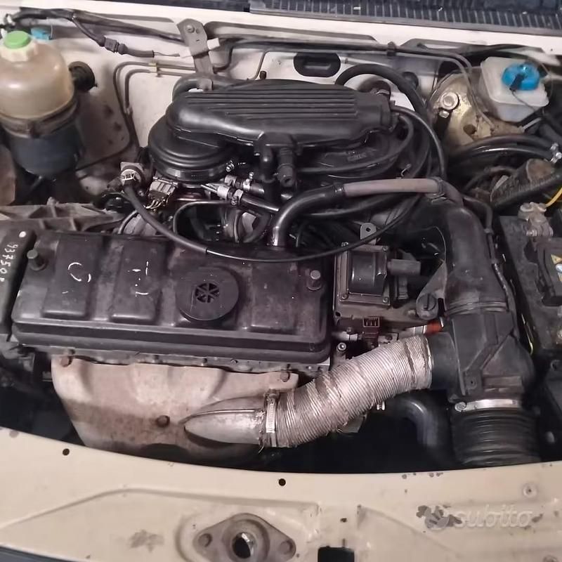 Usata Peugeot 205 54 CV (39 kW) 1993 Bianco Cabrio