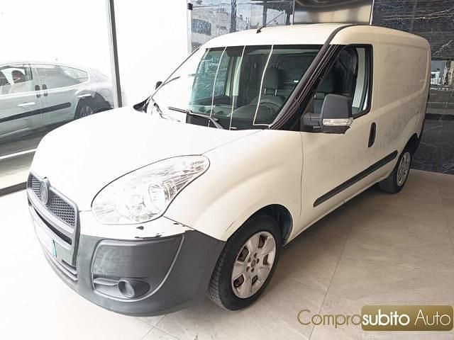 Usata Fiat Doblò 90 CV (66 kW) 2013 Bianco Monovolume