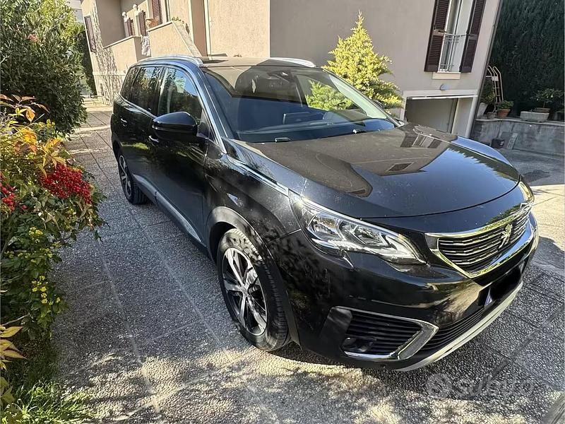 Usata Peugeot 5008 Allure 131 CV (96 kW) 2020 Nero SUV