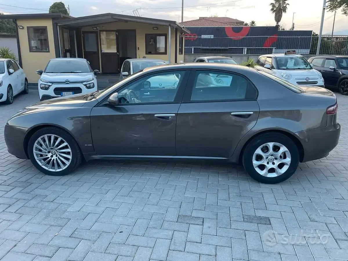 Usata Alfa Romeo 159 170 CV (125 kW) 2010 Beige Berlina
