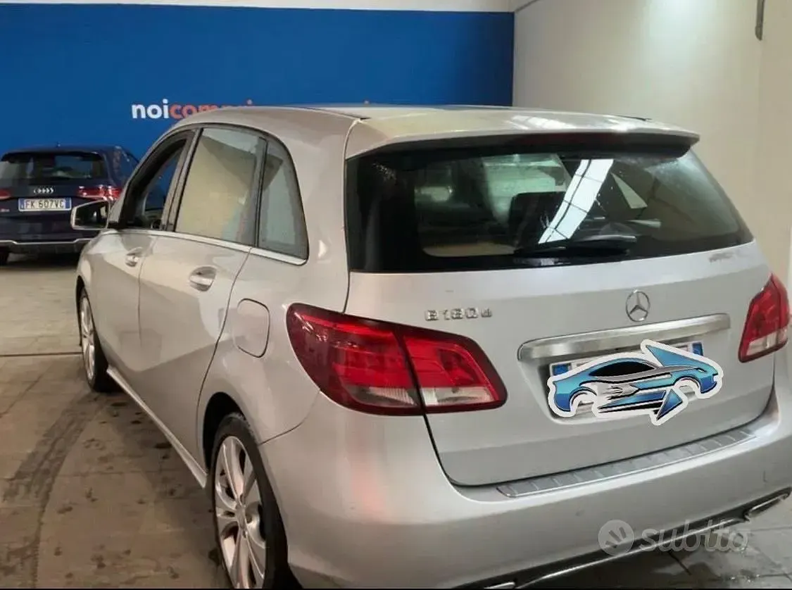 Usata Mercedes B180 Premium 109 CV (80 kW) 2016 Grigio Utilitaria