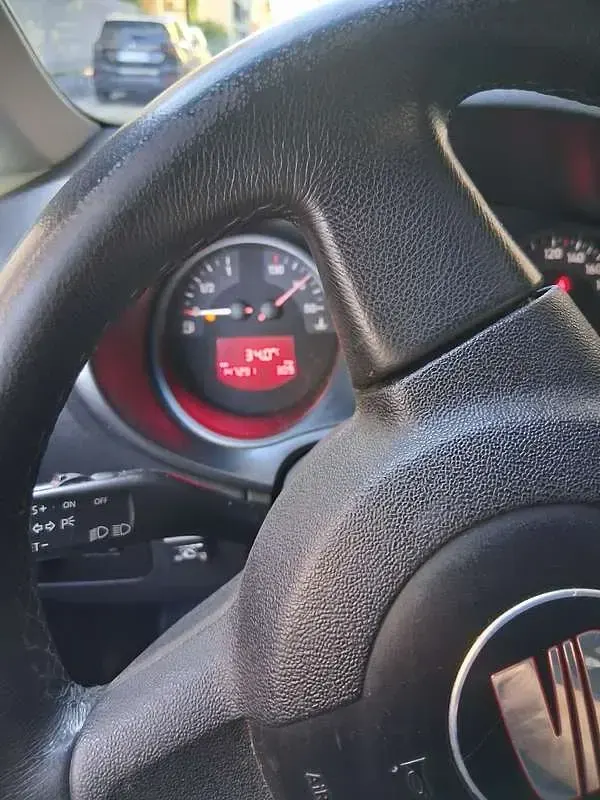 Usata Seat Leon Stella 75 CV (55 kW) 2003 Utilitaria