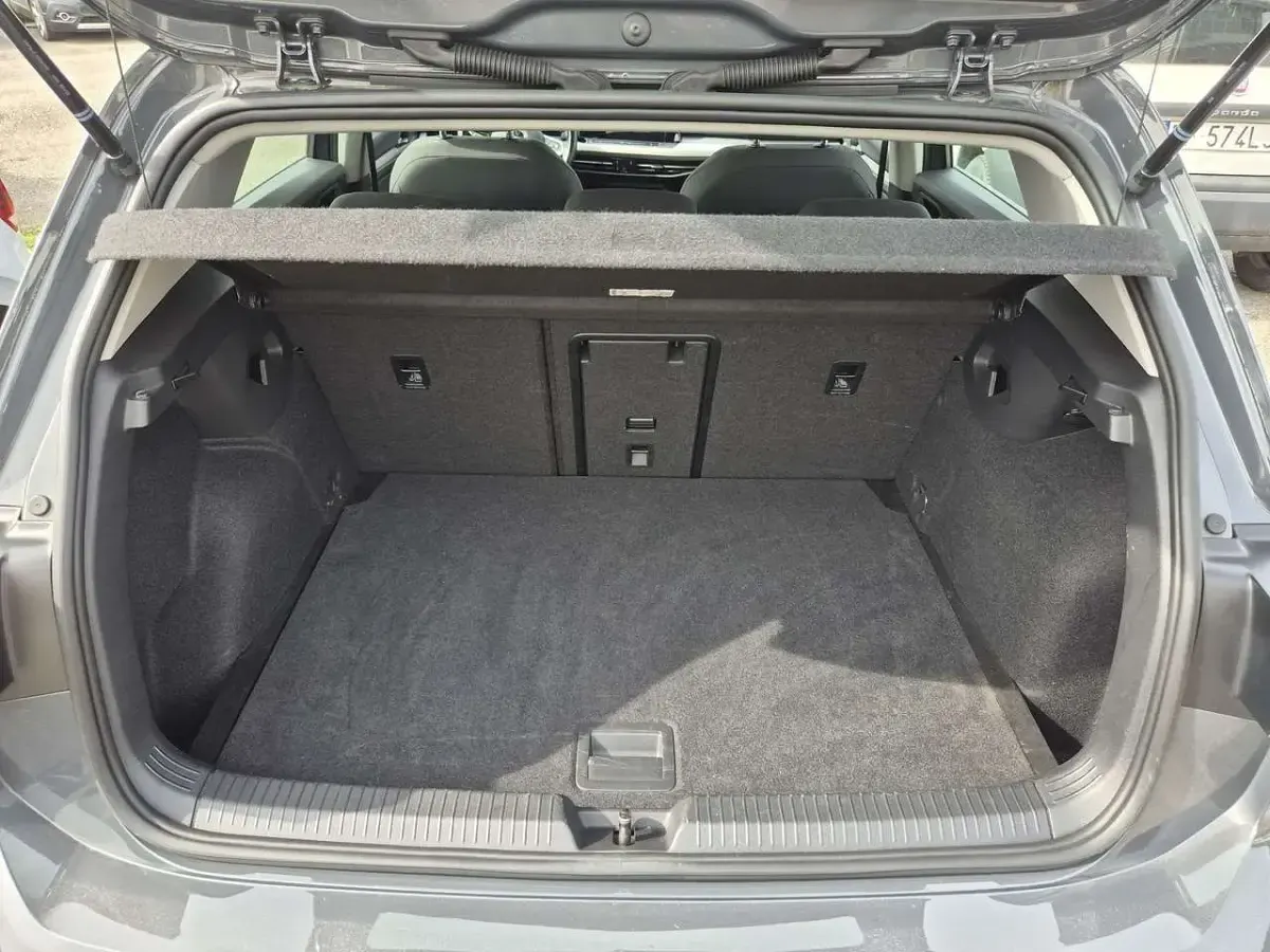 Usata VW Golf VIII Life 150 CV (110 kW) 2022 Grigio Berlina