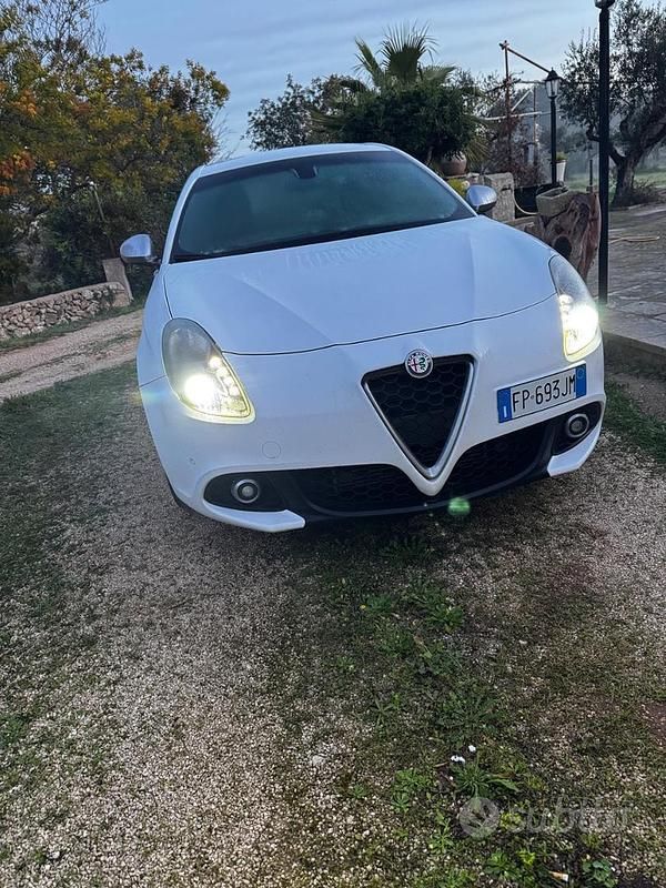 Usata Alfa Romeo Giulietta 120 CV (88 kW) 2018 Bianco Utilitaria