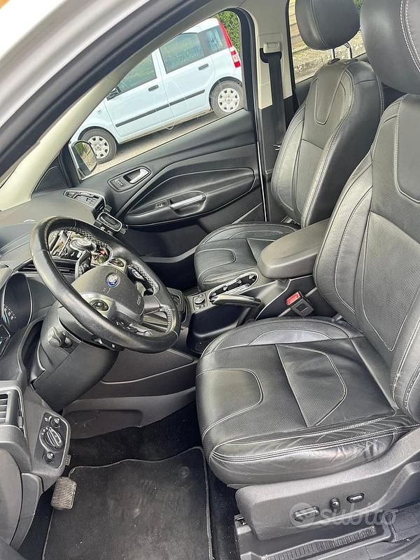 Usata Ford Kuga 180 CV (132 kW) 2015 Bianco SUV