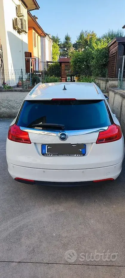 Usata Opel Insignia 130 CV (95 kW) 2013 Bianco Station wagon