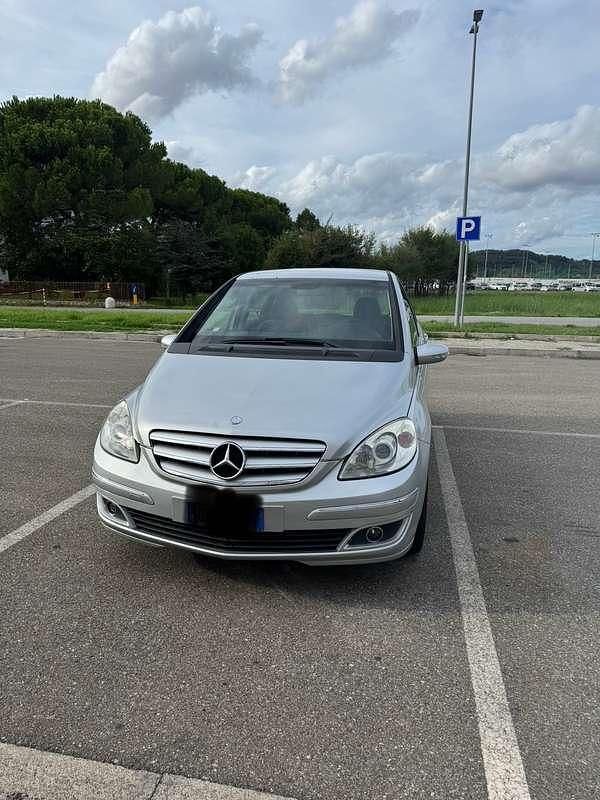 Usata 2009 Mercedes B180 Edition Monovolume | 3800 € (Cara) - Immagine 1/4