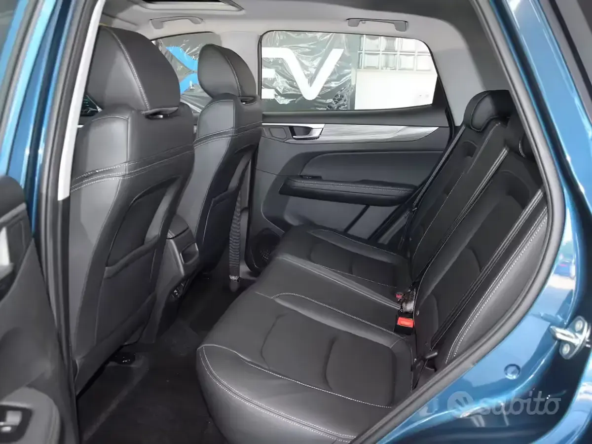 Nuova EMC SEI 147 CV (108 kW) 2026 Bluazzurro SUV