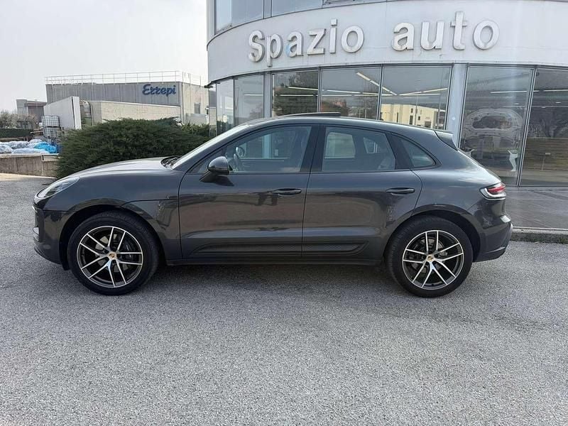 Usata Porsche Macan 265 CV (194 kW) 2022 Grigio scuro tendente al nero SUV