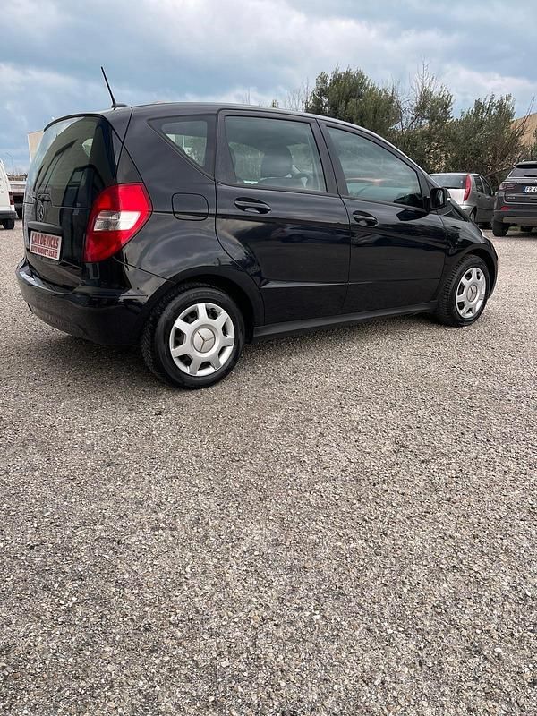 Usata Mercedes A180 109 CV (80 kW) 2010 Nero Berlina