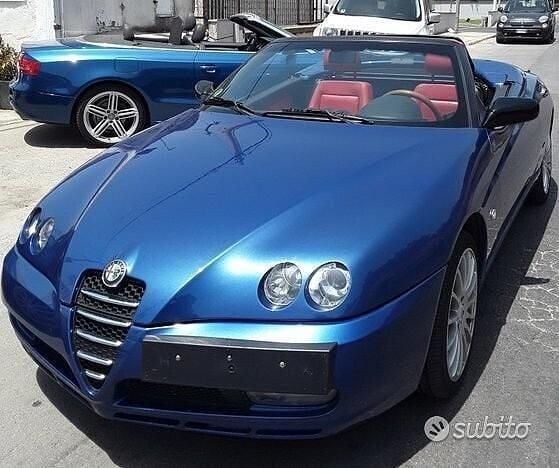 Second-hand Alfa Romeo Spider 165 CP (121 kW) 2004 Albastru Cabrio