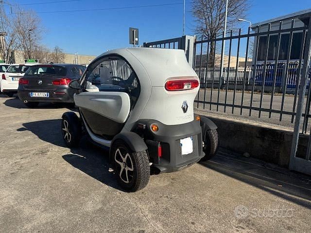 Usata Renault Twizy Life 8 kW (11 CV) 2021 Bianco Utilitaria