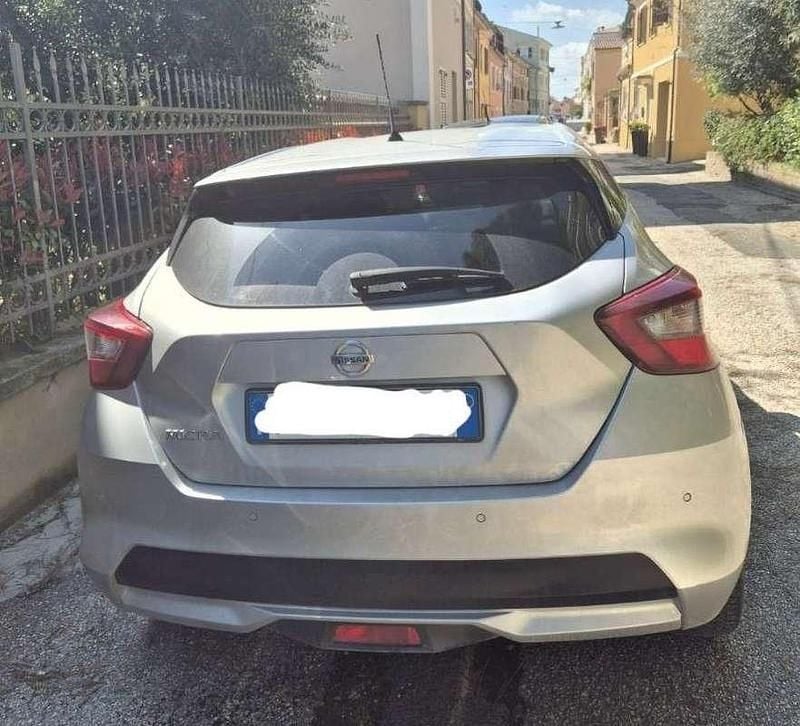 Begagnad Nissan Micra N-Connecta 90 HK (66 kW) 2018 Grå Halvkombi