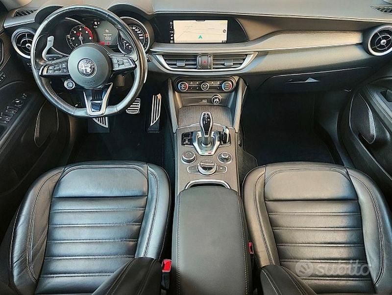 Usata Alfa Romeo Stelvio 190 CV (139 kW) 2020 Grigio SUV