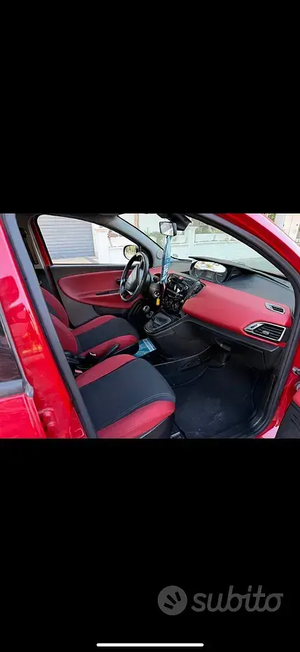 Usata Lancia Ypsilon 60 CV (44 kW) 2013 Rosso Utilitaria