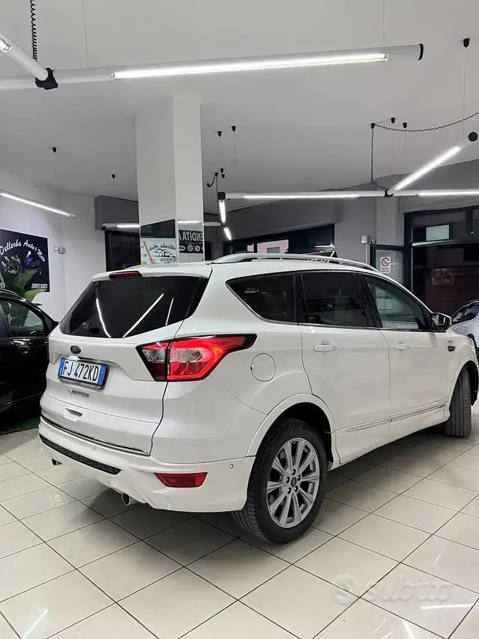 Usata Ford Kuga Vignale 150 CV (110 kW) 2017 Bianco SUV