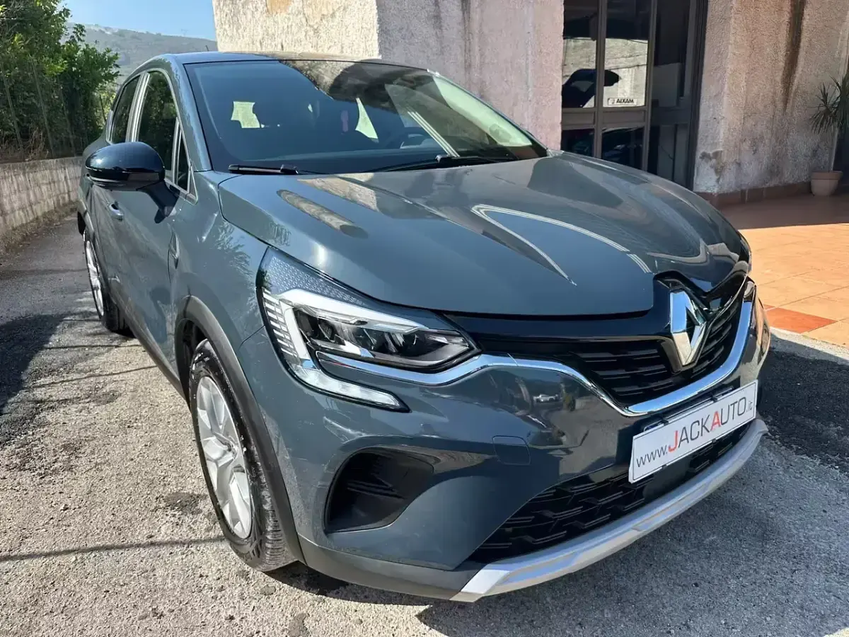 Usata Renault Captur Business 101 CV (74 kW) 2023 Bluazzurro SUV