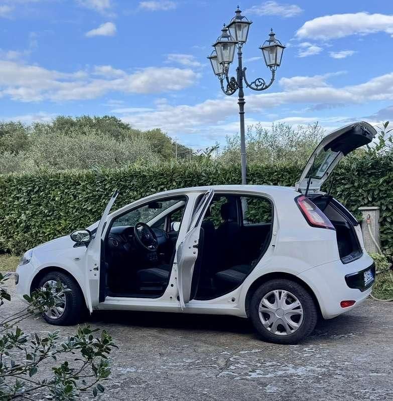 Usata Fiat Punto Evo Dynamic 75 CV (55 kW) 2011 Bianco Utilitaria