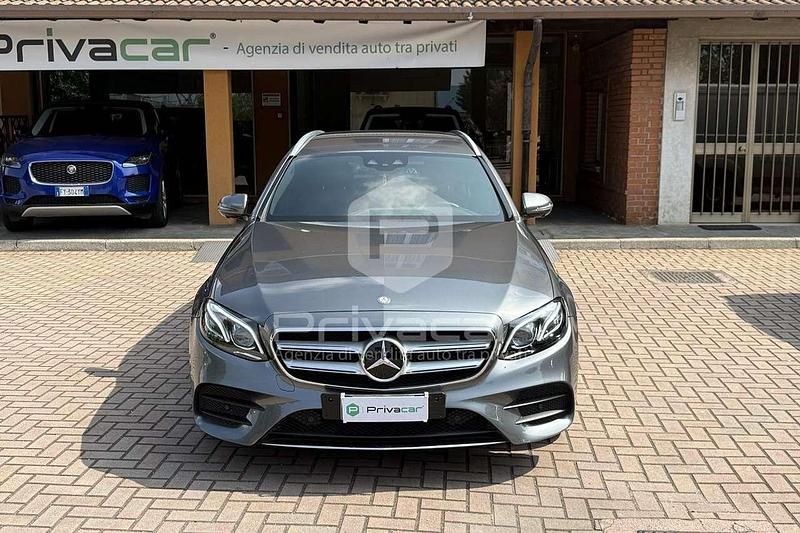Usata Mercedes E220 Premium 194 CV (142 kW) 2017 Grigio Station wagon