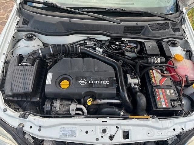 Usata Opel Astra 80 CV (58 kW) 2005 Bianco Station wagon