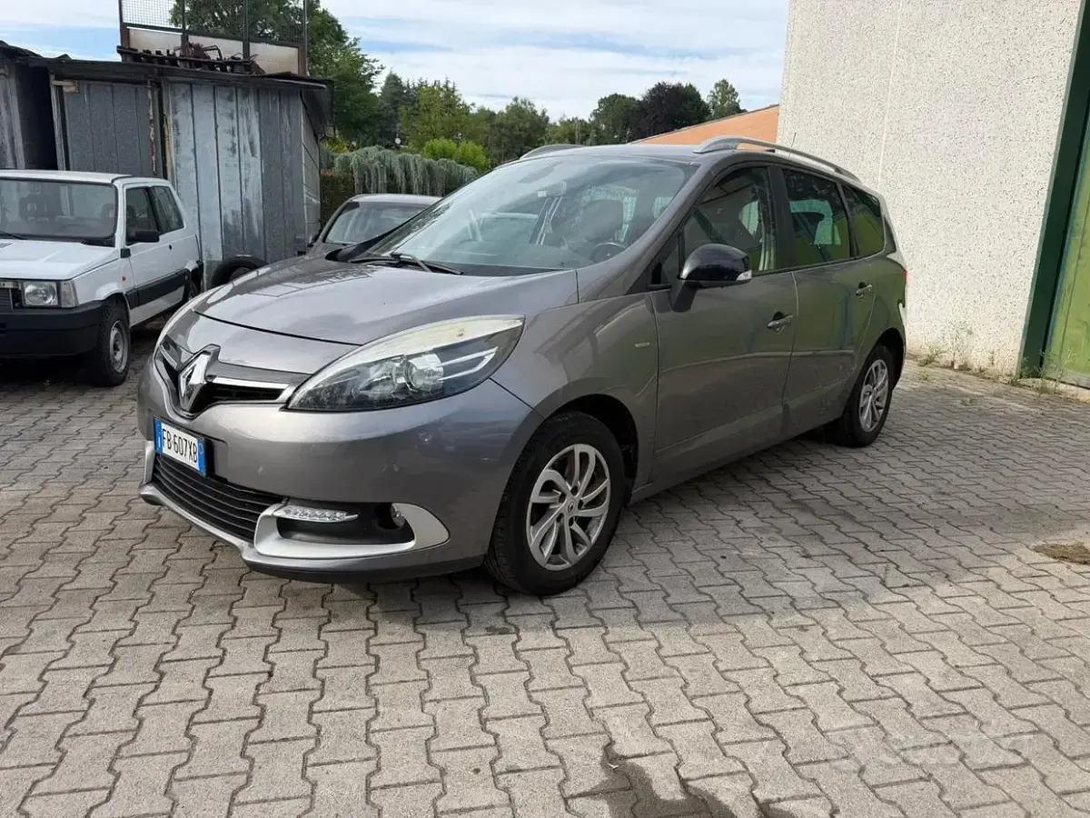 Usata Renault Scénic 110 CV (80 kW) 2016 Marrone Monovolume