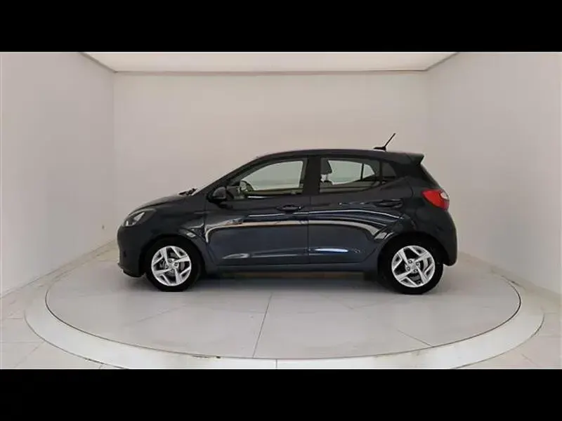 Usata Hyundai i10 67 CV (49 kW) 2022 Grigio scuro Utilitaria