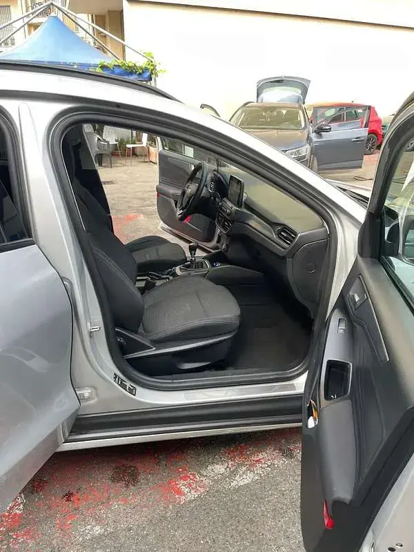 Usata Ford Focus Active 125 CV (91 kW) 2019 Grigio Station wagon