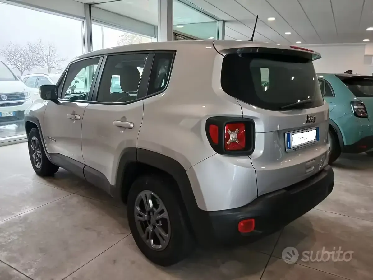 Begagnad Jeep Renegade 131 HK (96 kW) 2021 Grå SUV