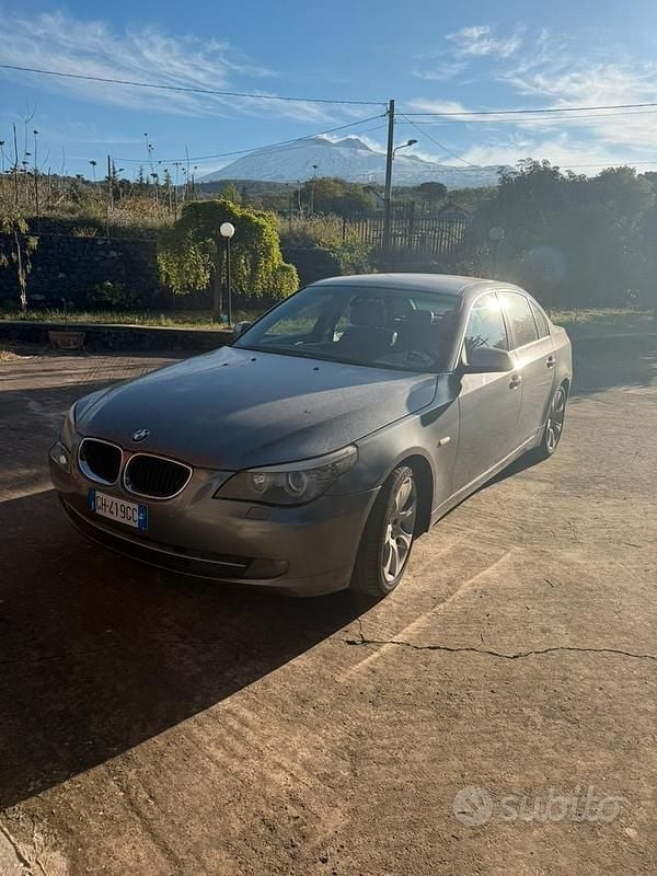 Usata BMW 520 177 CV (130 kW) 2010 Grigio Berlina