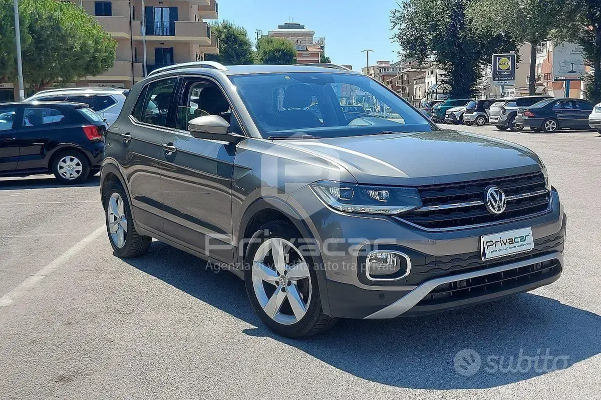 Usata VW T-Cross Advance 95 CV (69 kW) 2020 Grigio SUV