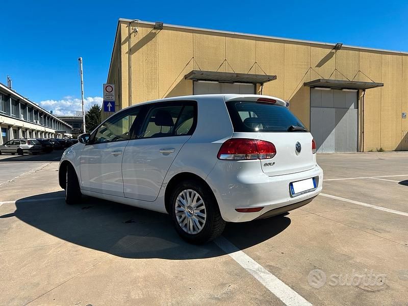 Usata VW Golf VI United 80 CV (58 kW) 2011 Bianco Utilitaria