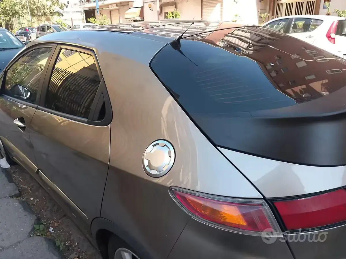 Usata Honda Civic 140 CV (102 kW) 2010 Berlina