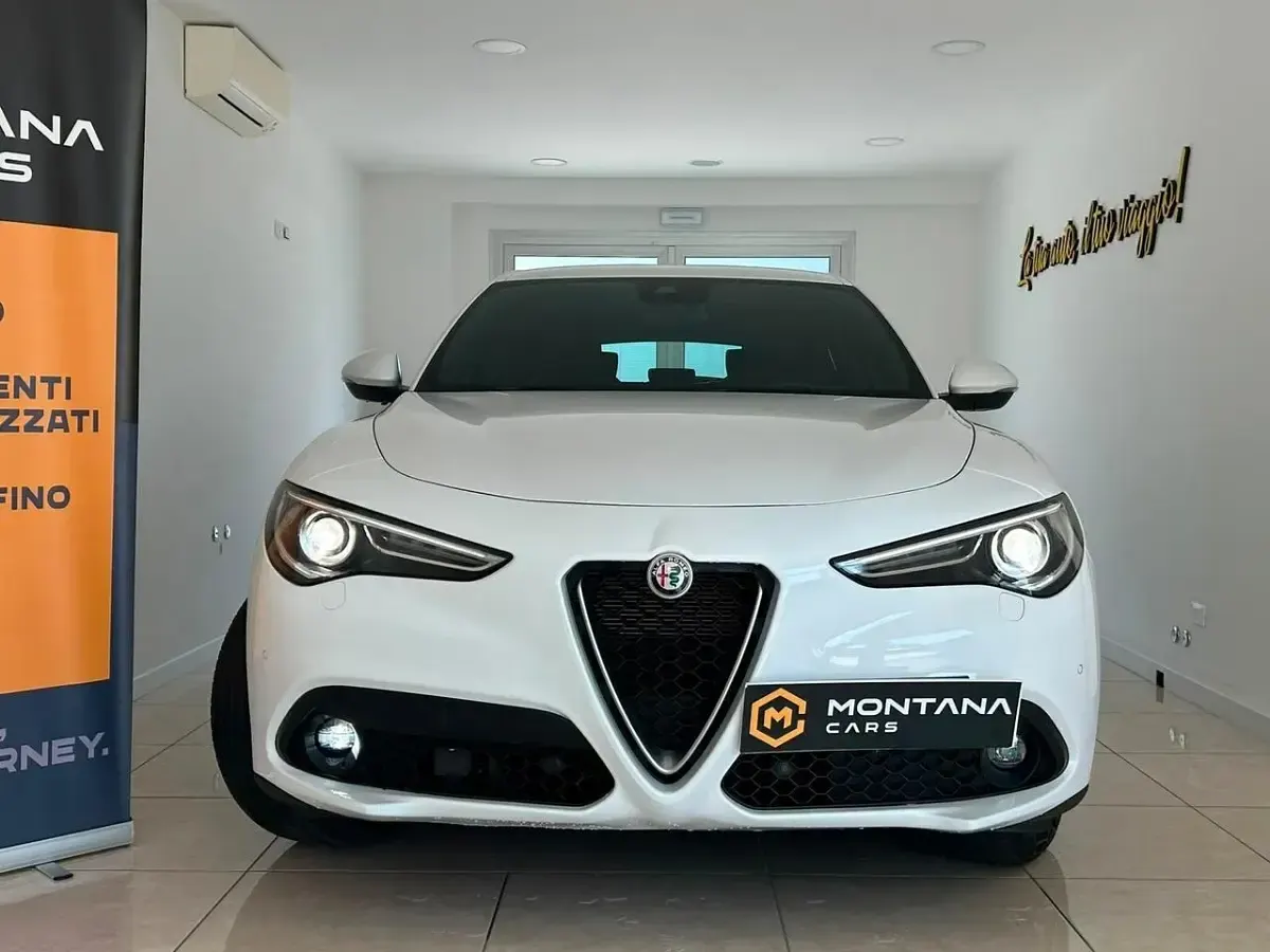 Usata Alfa Romeo Stelvio Business 190 CV (139 kW) 2022 Bianco SUV