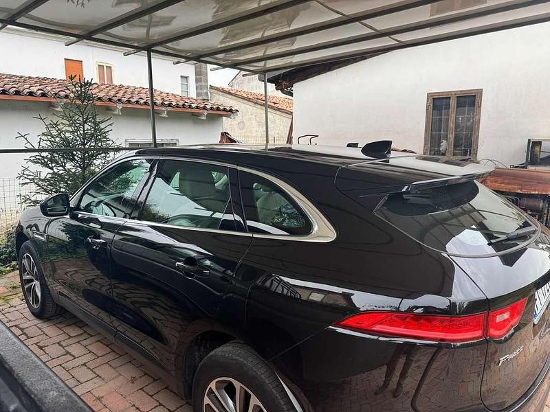 Usata Jaguar F-Pace Prestige 179 CV (131 kW) 2019 Nero SUV