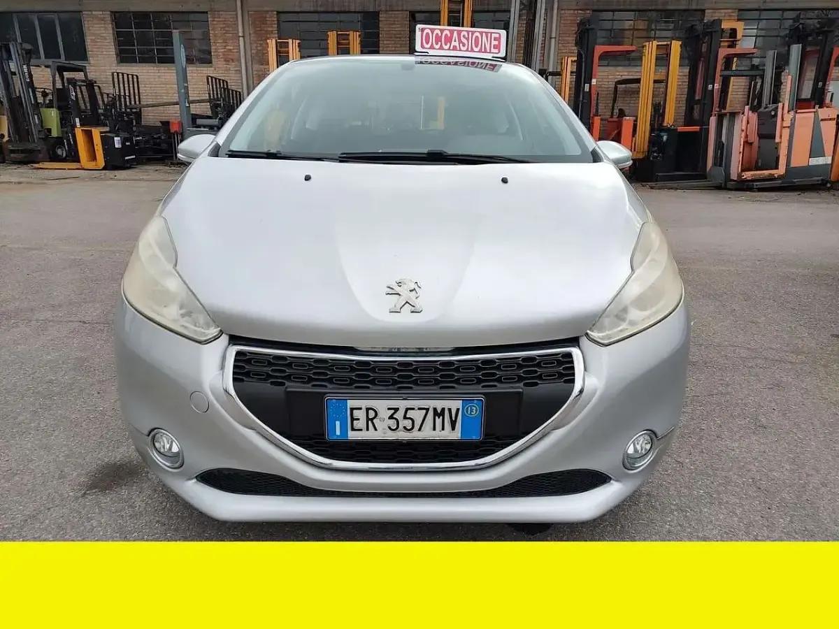 Usata Peugeot 208 95 CV (69 kW) 2013 Other Utilitaria