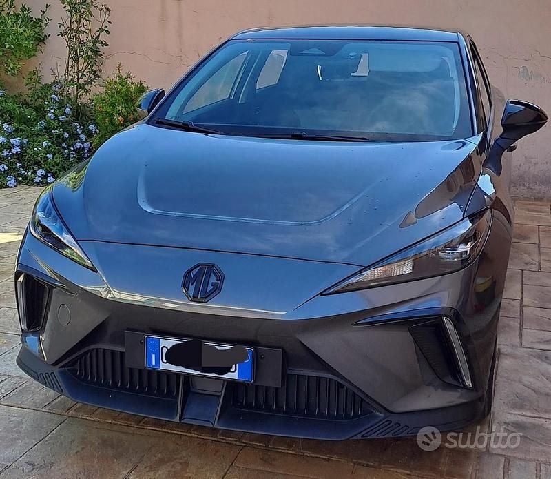 Usata MG MG4 EV 53 kW (73 CV) 2024 Grigio Utilitaria