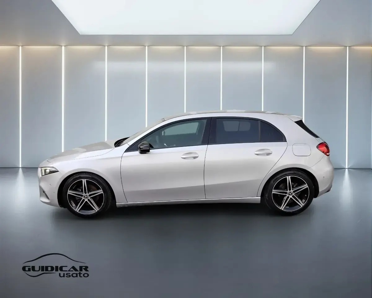 Usata Mercedes A180 116 CV (85 kW) 2020 Argento Utilitaria