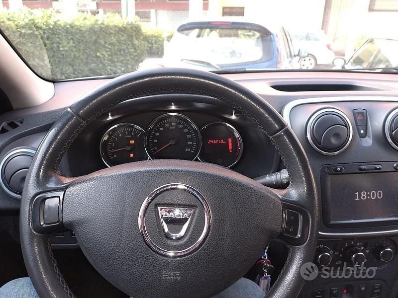 Usata Dacia Sandero Stepway 90 CV (66 kW) 2016 Bianco Berlina