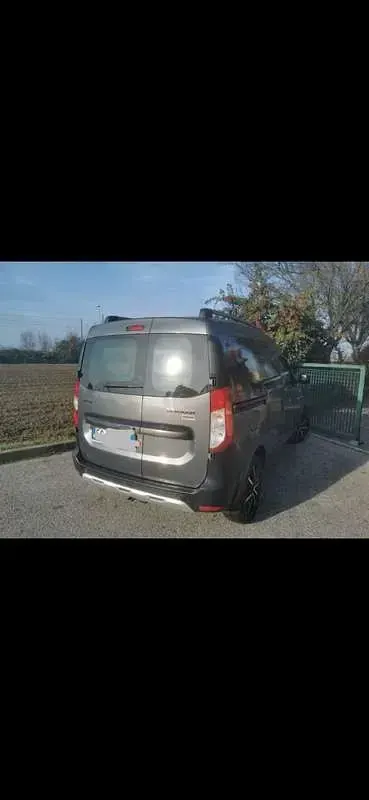 Usata Dacia Dokker Stepway 90 CV (66 kW) 2018 Monovolume