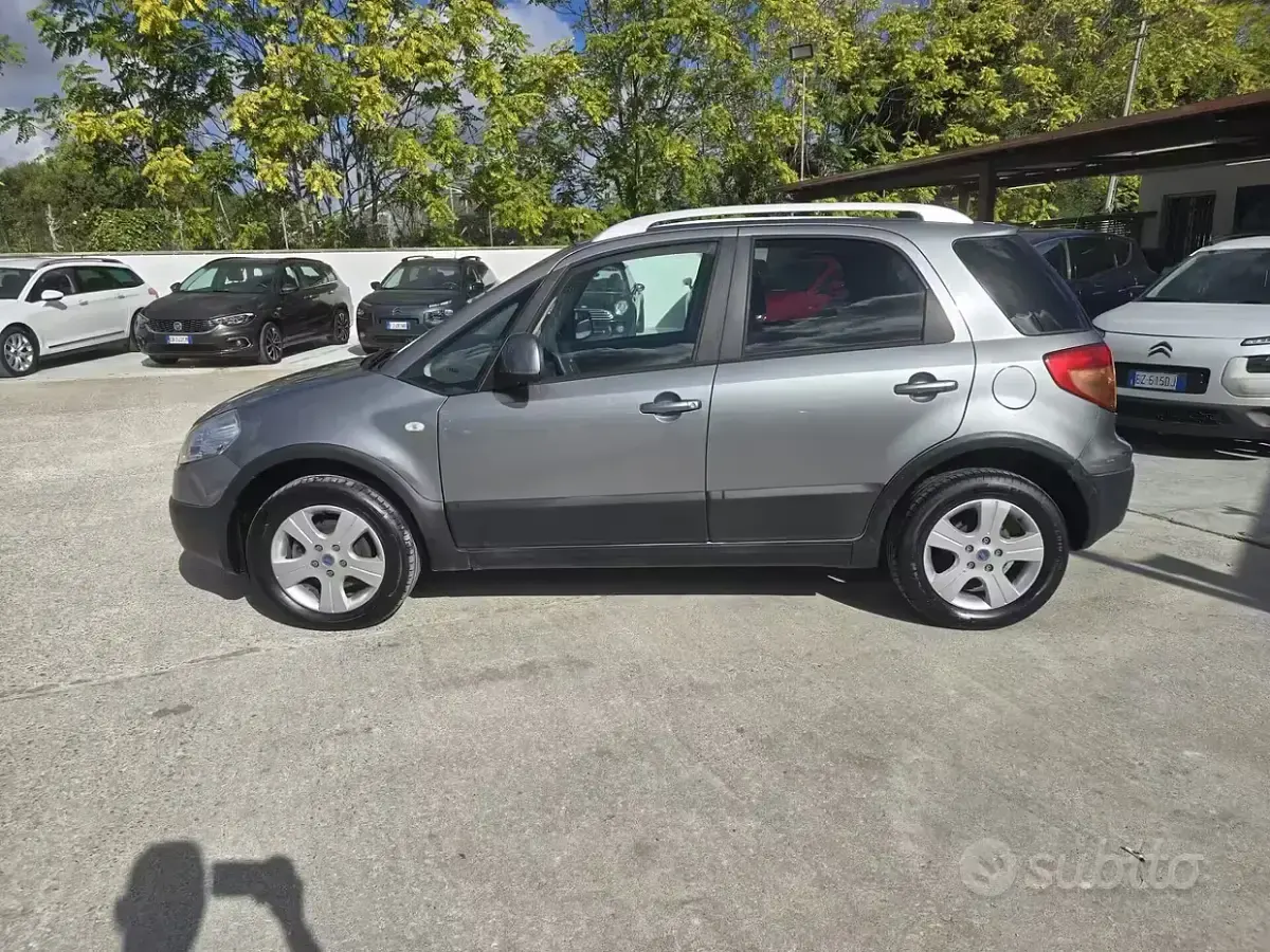 Usata Fiat Sedici Dynamic 120 CV (88 kW) 2007 Grigio SUV