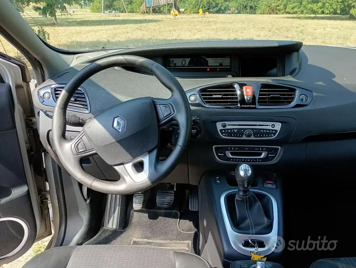 Usata Renault Scénic 110 CV (80 kW) 2011 Grigio Monovolume