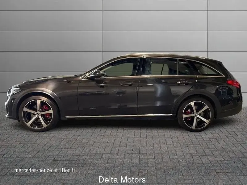 Usata Mercedes 220 Premium 200 CV (147 kW) 2023 Grigio scuro metallizzato Station wagon