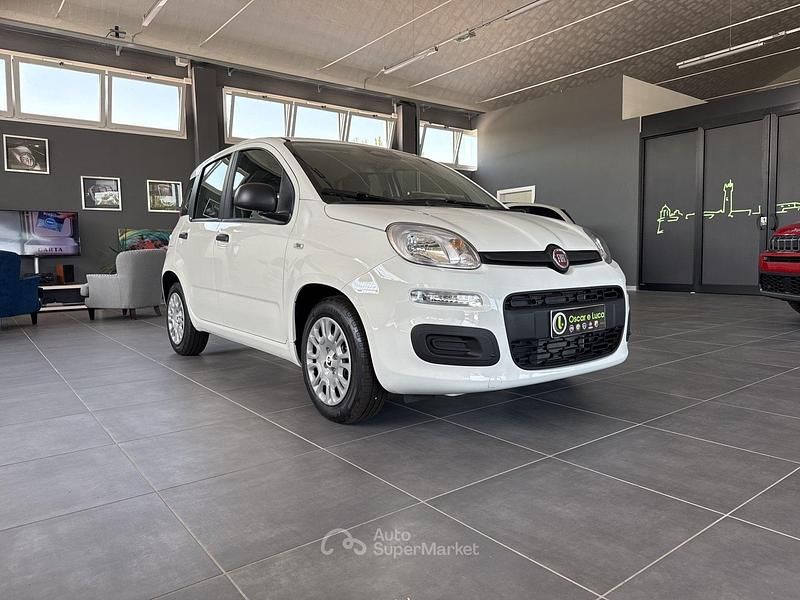 Nuova Fiat Panda 69 CV (50 kW) 2025 Bianco Berlina
