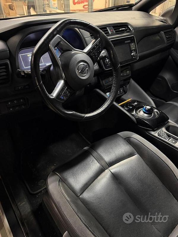 Usata Nissan Leaf Tekna 110 kW (150 CV) 2019 Bianco Utilitaria