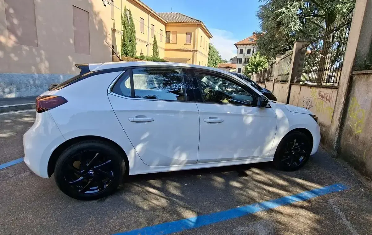 Usata Opel Corsa Elegance 75 CV (55 kW) 2021 Bianco Utilitaria