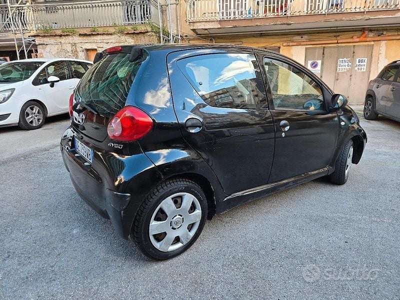 Usata Toyota Aygo 67 CV (49 kW) 2006 Utilitaria