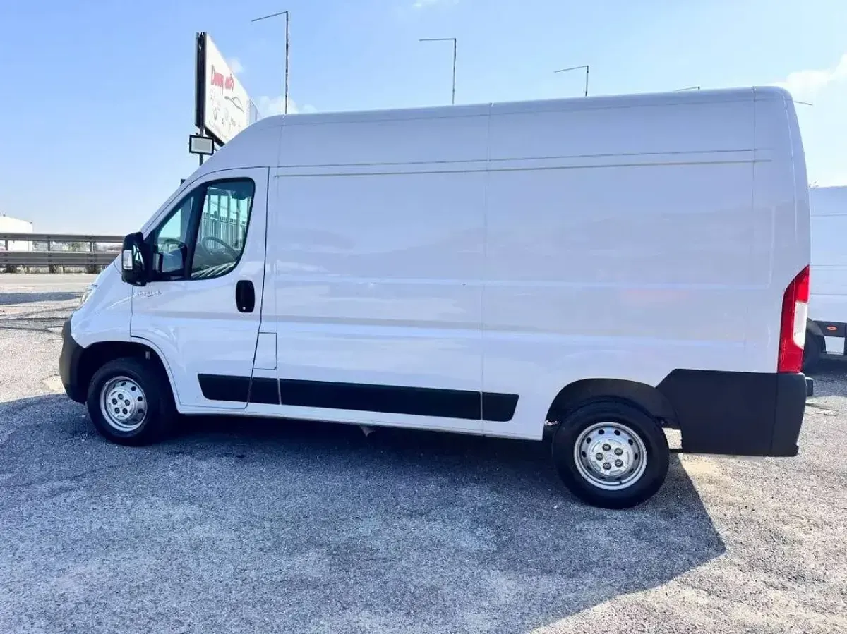Usata Citroën Jumper 140 CV (102 kW) 2024 Bianco Monovolume