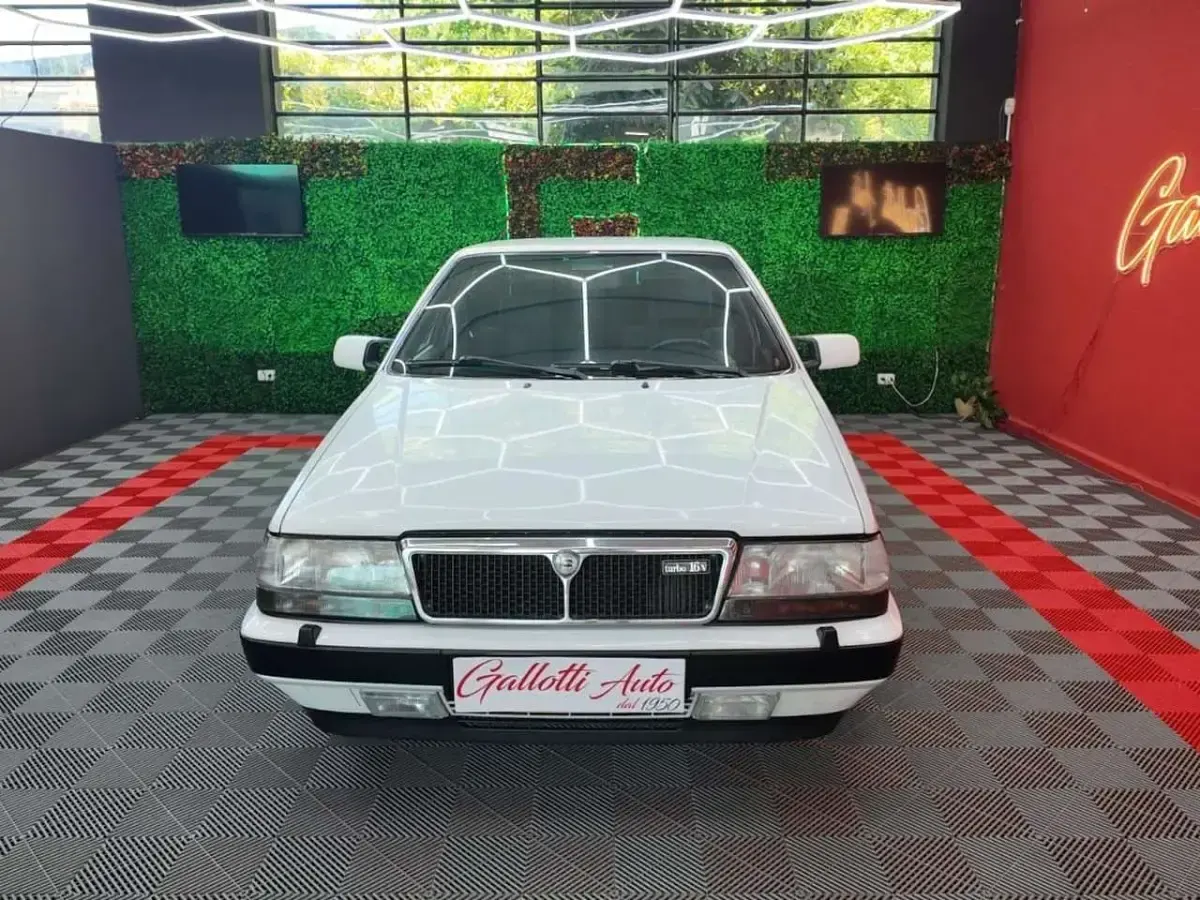 Usata Lancia Thema 181 CV (133 kW) 1989 Bianco Berlina