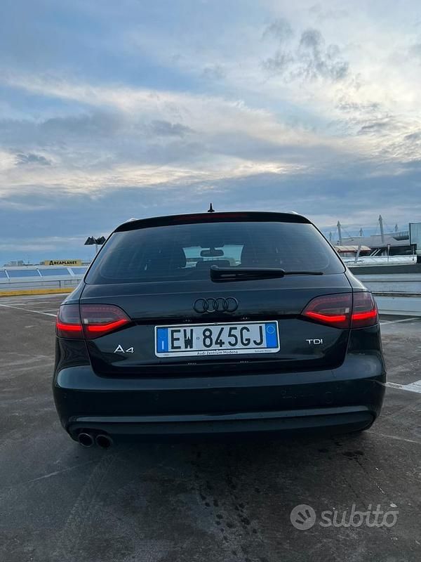 Usata Audi A4 120 CV (88 kW) 2014 Nero Station wagon